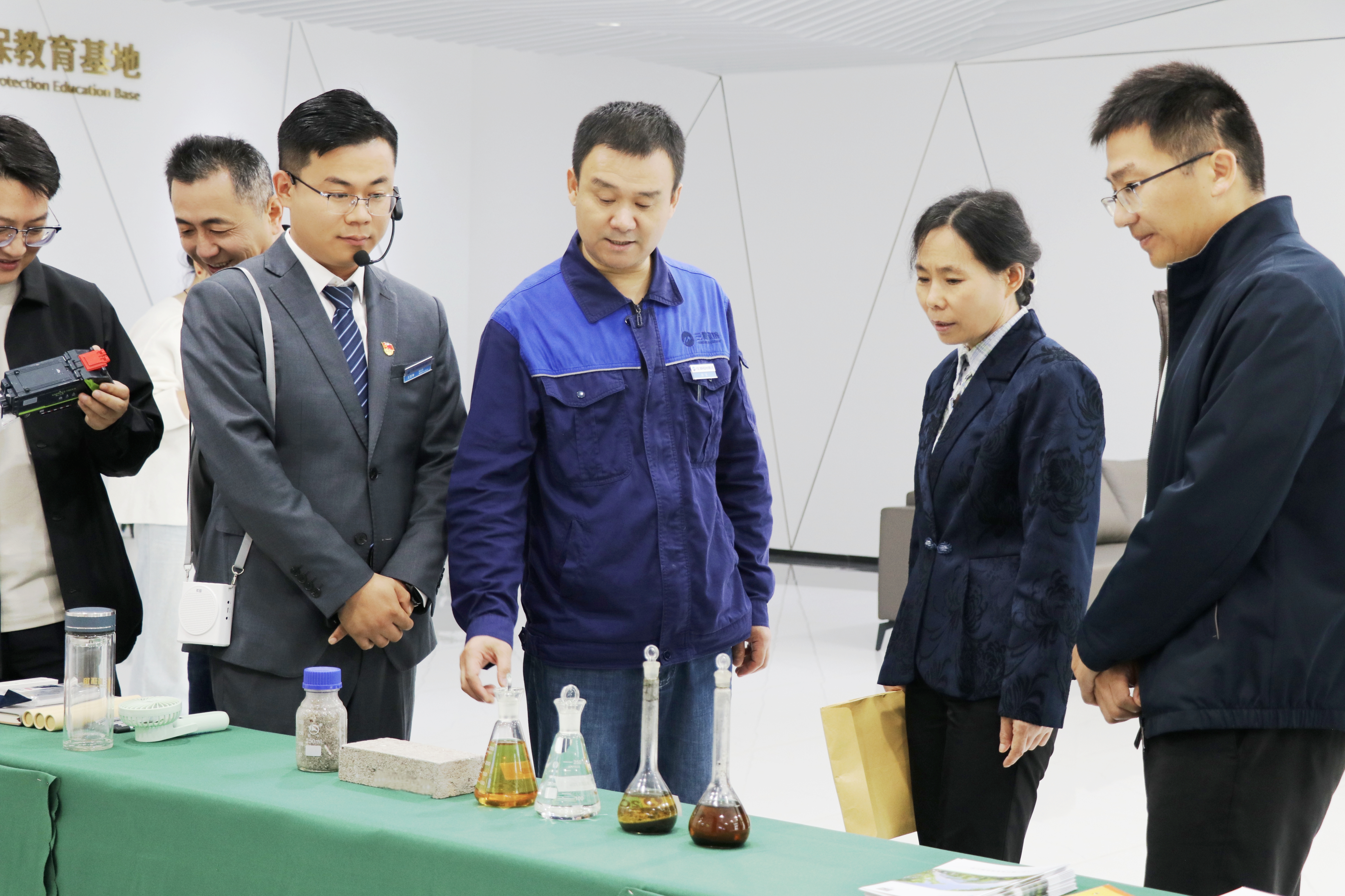 10月17日，安徽省生態(tài)環(huán)境廳調(diào)研六安三峰公司 為環(huán)保教育基地注入新動能.jpg